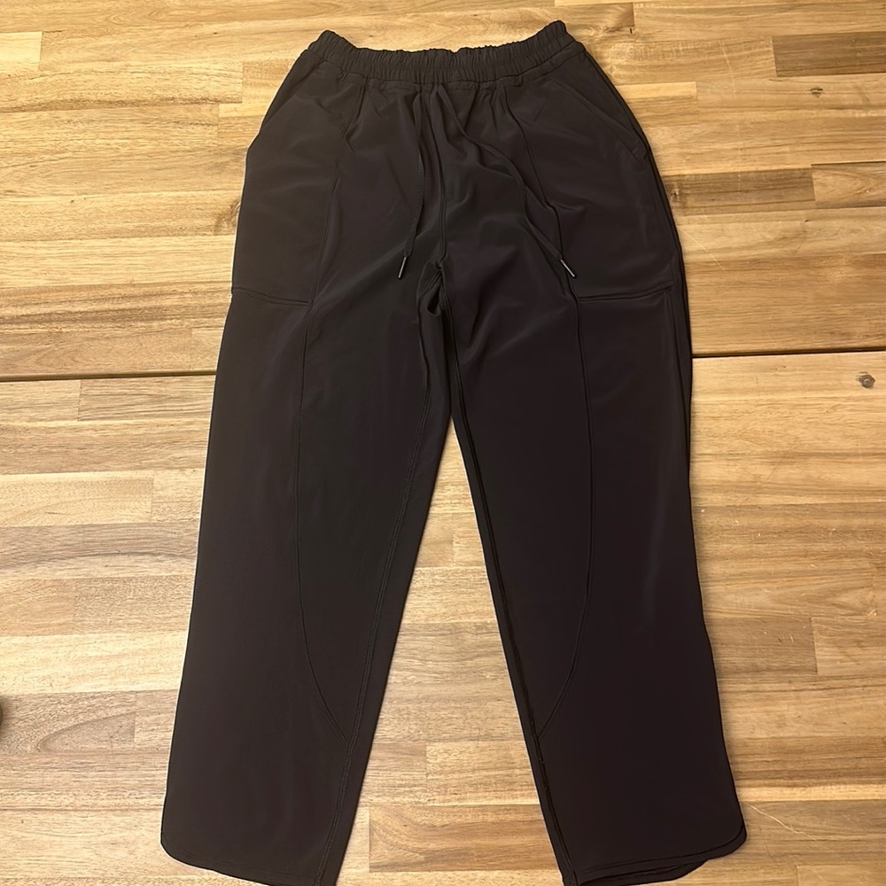 <3 Lululemon Jogger Capri Pant